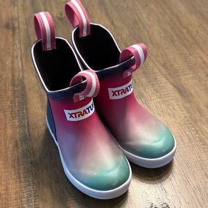 XTRATUF Kids Gradient Rain Boots - Pink and Green